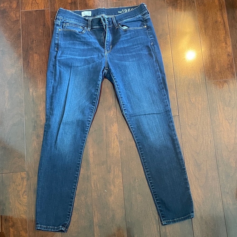 GAP Blue Skinny Jeans with Tapered Fit and Subtle Fading